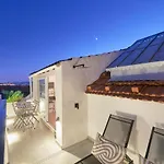 Terrace&shower River View. Apartamento *