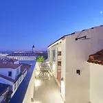 Terrace&shower River View. *