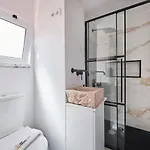 Terrace&shower River View. Lejlighed
