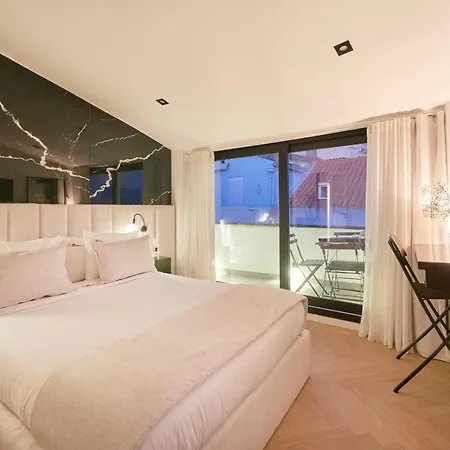 Terrace&shower River View. *