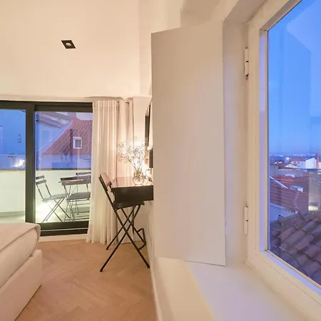 Terrace&shower River View. Apartament