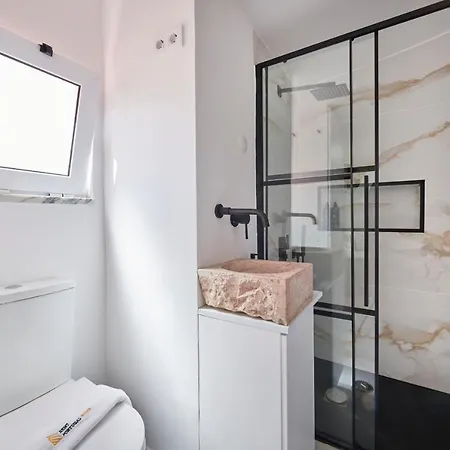 Terrace&shower River View. Apartament