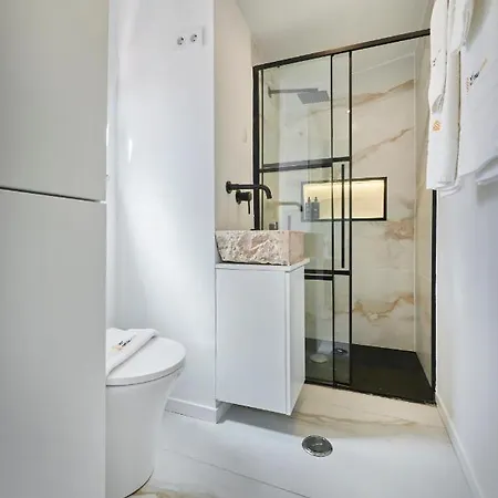 Terrace&shower River View. Apartament Lizbona